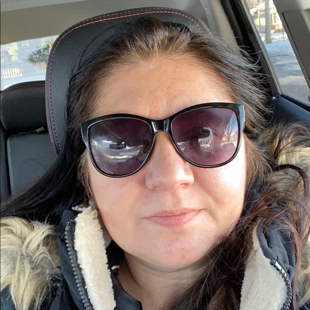 Meet your Posher, Maria
